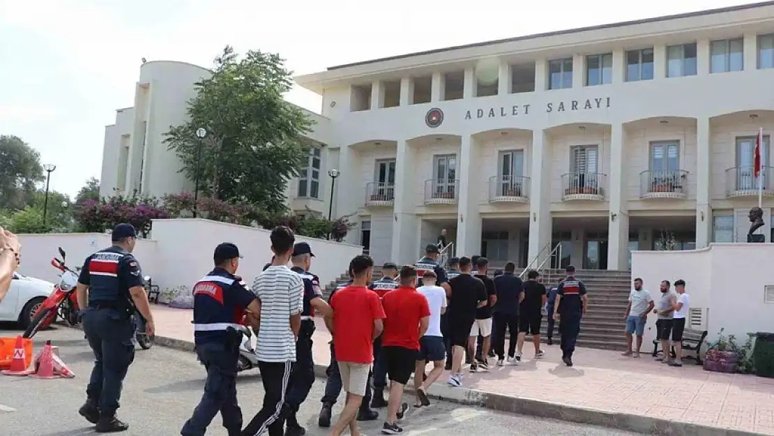 BODRUM'DAKİ GÖÇMEN KAÇAKÇILIĞI OPERASYONUNDA 8 GÖZALTI, 4 TUTUKLAMA