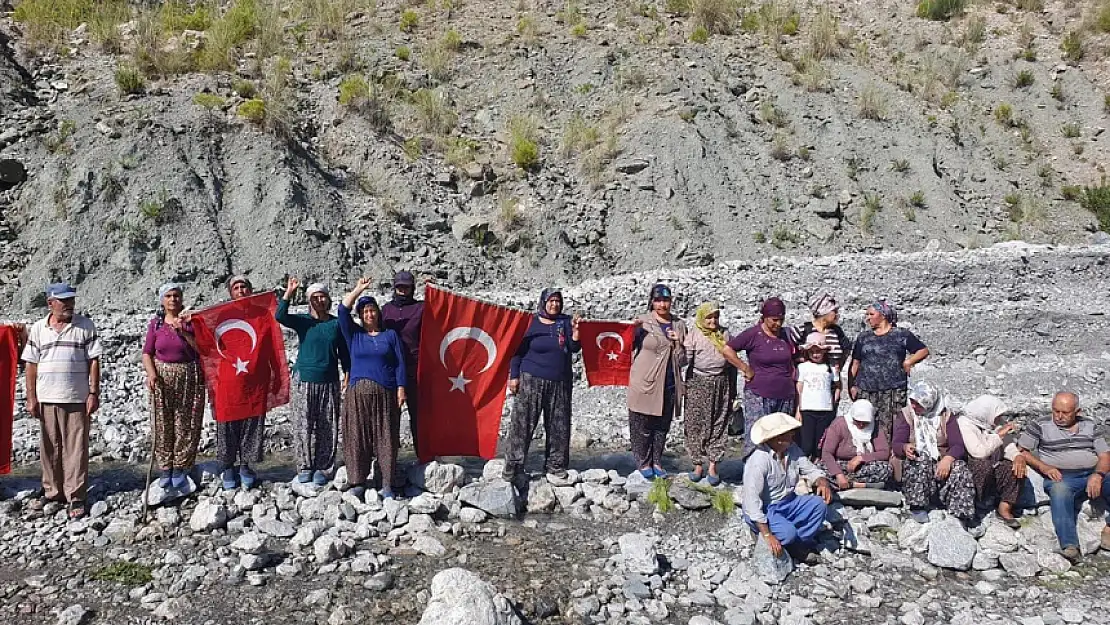 SÖĞÜTLÜ MAHALLESİ'NDEN SU KAYNAĞI PROTESTOSU! 'SULAMA SUYU ELEKTRİK SANTRALİNE GİDİYOR!'