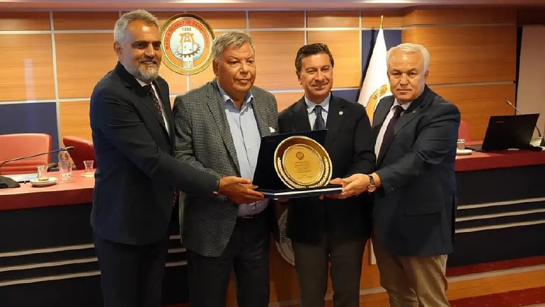 MUTSO MECLİSİ'NDEN MUĞLA'NIN GURURU ACARLAR'A PLAKET