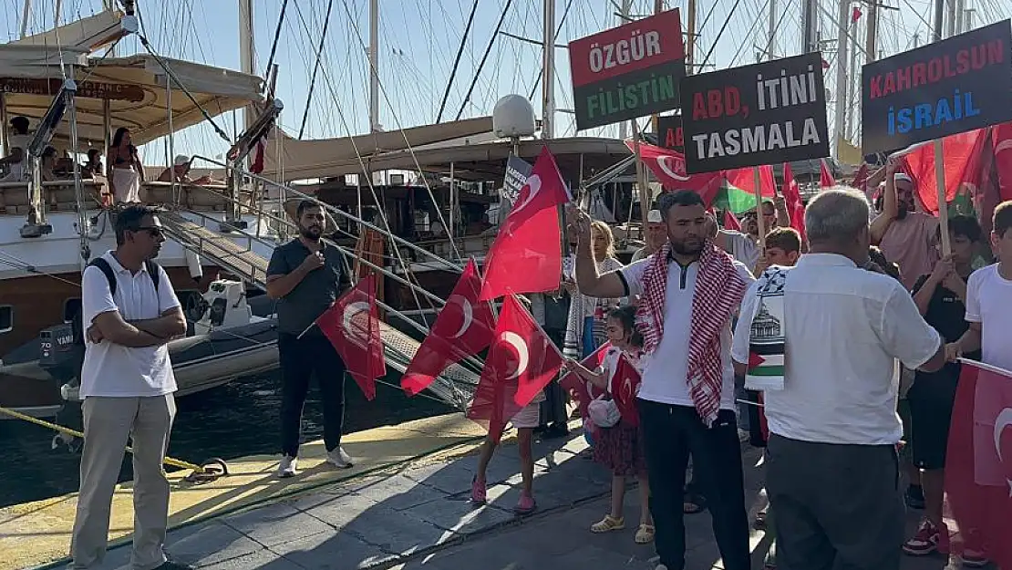 BODRUM'DA FİLİSTİN'E DESTEK YÜRÜYÜŞÜ, TURİSTLER DE İSRAİL'İ KINADI