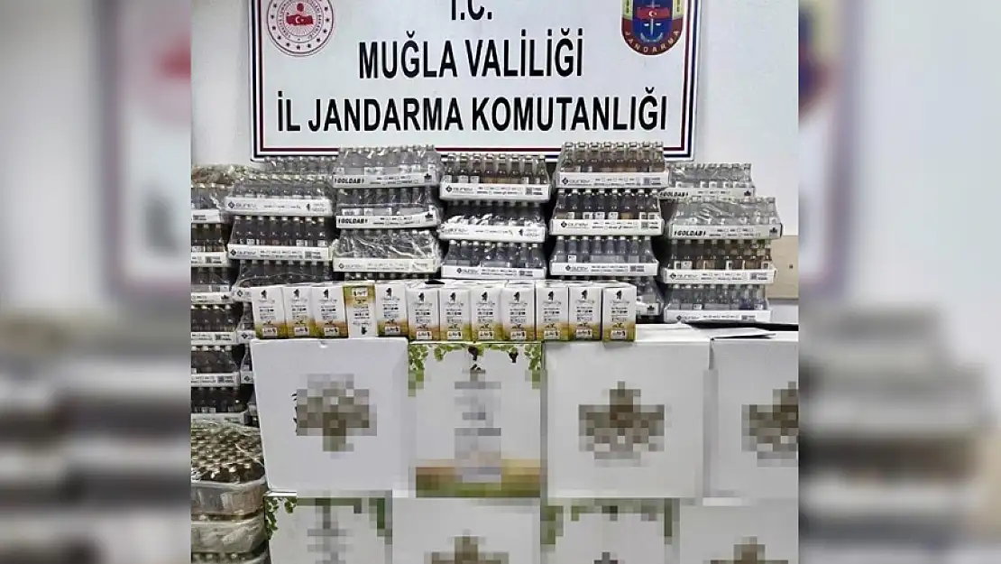 MÜŞTERİLERE SATACAKLARDI! ÖLÜDENİZ'DE BİNLERCE ŞİŞE KAÇAK İÇKİ YAKALANDI