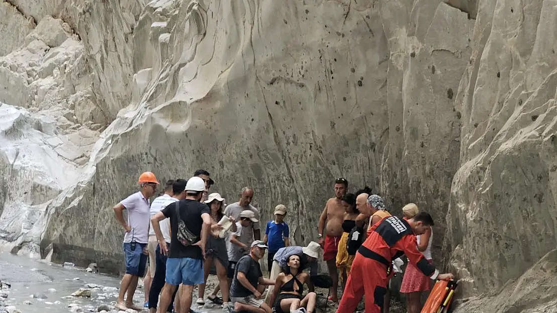 BODRUM'DA MOTOSİKLET KAZASI! 2'Sİ ÇOCUK 4 KİŞİ YARALANDI