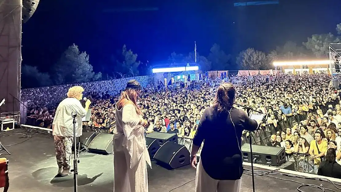 ZEYTİNLİ ROCK FESTİVALİ'NDE SELDA BAĞCAN RÜZGARI