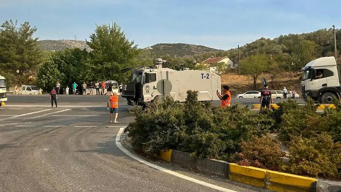 MUĞLA'DA HANGİ YOLLAR TRAFİĞE KAPATILDI? YANGIN NEDENİYLE YATAĞAN'A GİRİŞLER YASAK