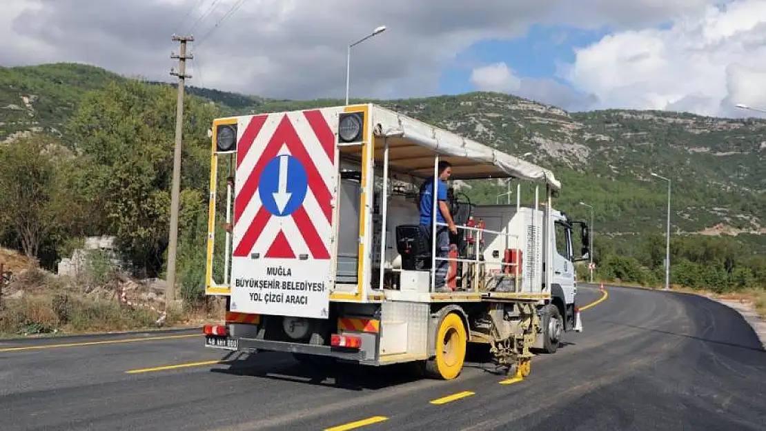 MUĞLA BŞB EKİPLERİ 10 BİN 109 KİLOMETRE YOL ÇİZGİLEME ÇALIŞMASI YAPTI