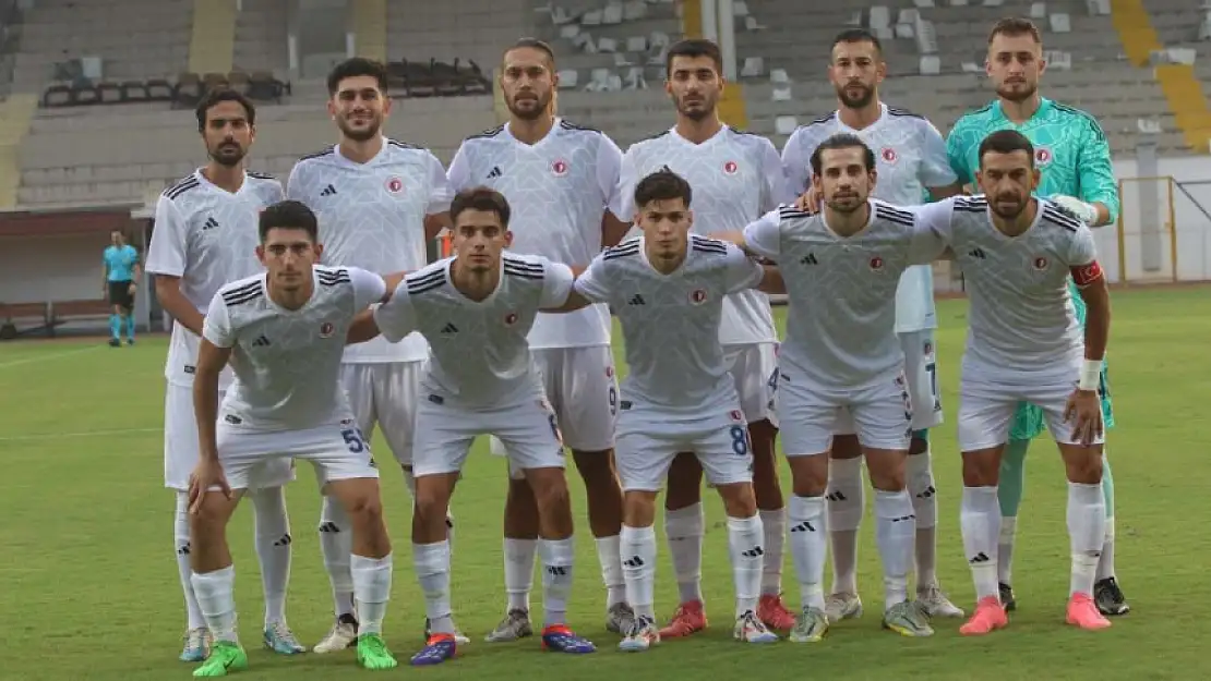 FETHİYESPOR SEZONA İÇ SAHADA 4 GOLLÜ KASTAMONUSPOR YENİLGİSİYLE BAŞLADI