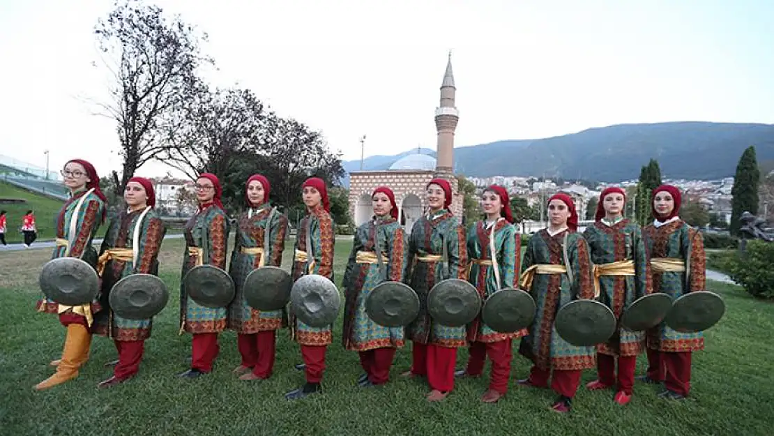 TÜRKİYE'DE İLK VE TEK! KADIN KILIÇ KALKAN EKİBİ AVRUPA'YA UZANIYOR