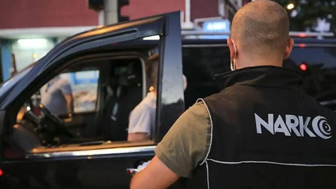 'Narkoçelik-40' operasyonlarında 63 zehir taciri tutuklandı