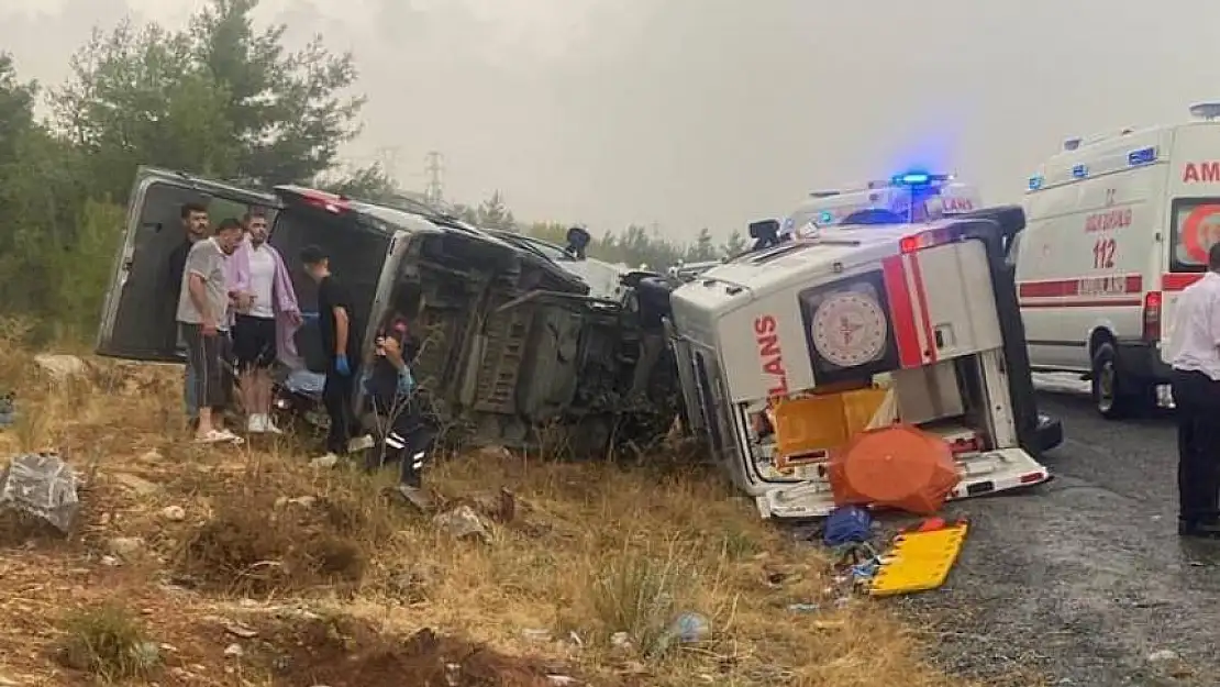 YATAĞAN'DA PEŞ PEŞE KAZA: OLAY YERİNE GİDEN AMBULANS DA KAZA YAPTI