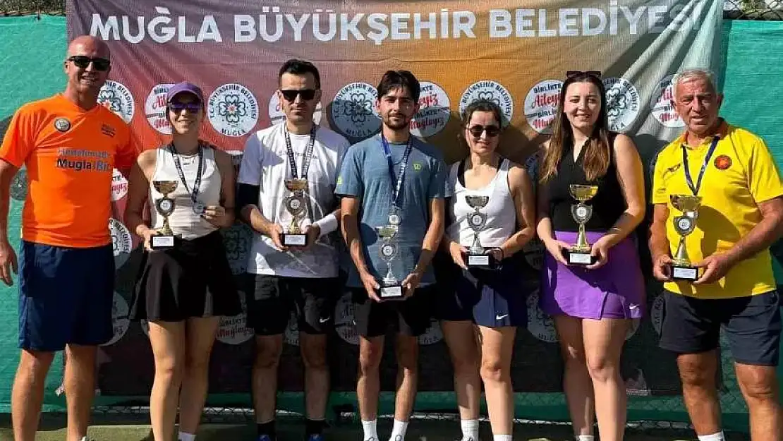 Dalaman'da Geleneksel Cumhuriyet Kupası Mix Tenis Turnuvası coşkusu