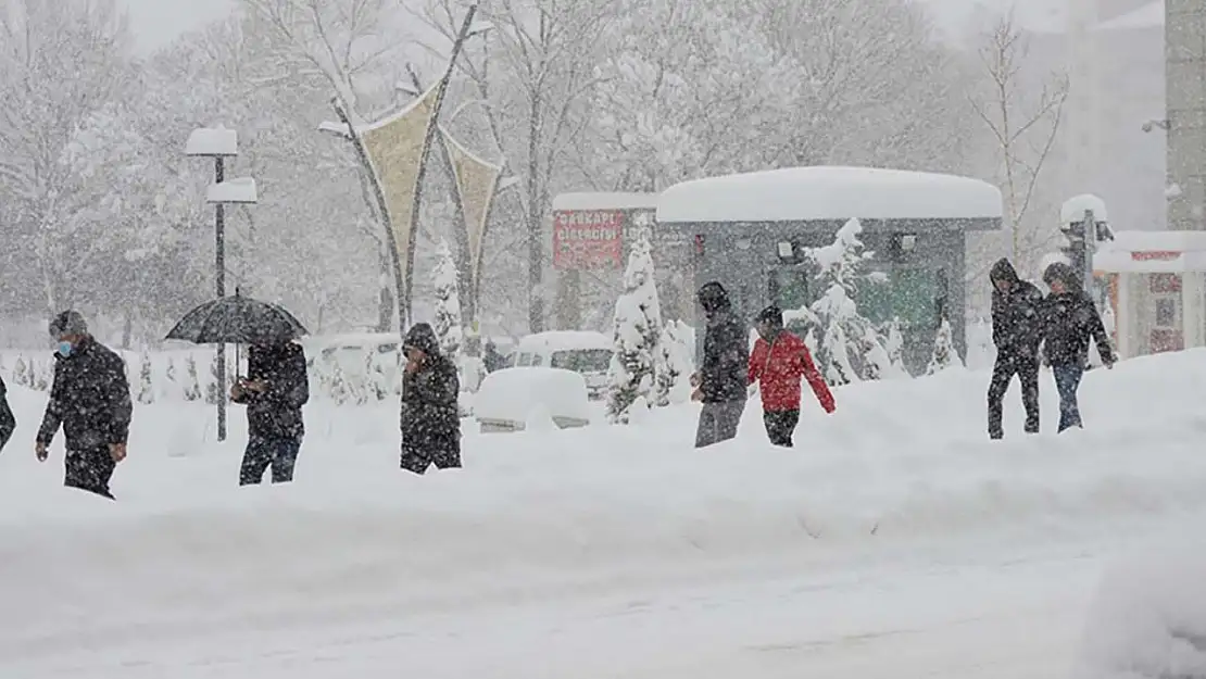 İstanbul'da 25 Kasım okullar tatil mi? Pazartesi İstanbul Valiliği son dakika kar tatili