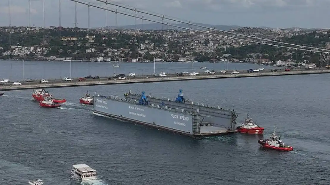 İstanbul Boğazı'nda trafik askıya alındı! Boğaz trafiği neden durdu?