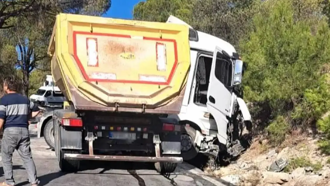 Milas'ta trafik kazası: Tır sürücüsü yaralandı