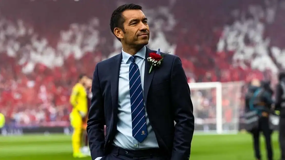 Giovanni van Bronckhorst istifa etti mi? Beşiktaş'a son dakika şoku