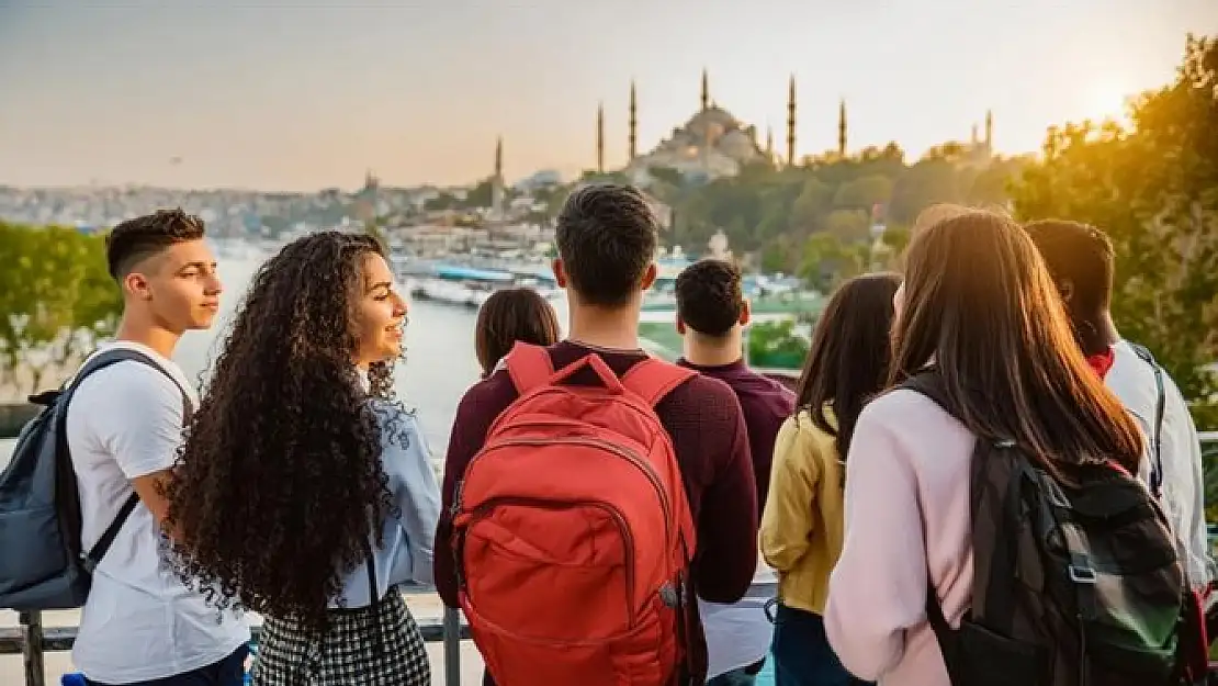 Türkiye'nin gençlik profilinde dikkat çeken detaylar: Yüzde 92'si sosyal medya kullanıyor!