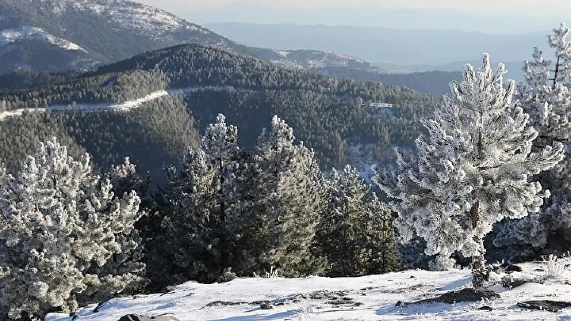 Muğla'da Göktepe Dağı karla kaplandı