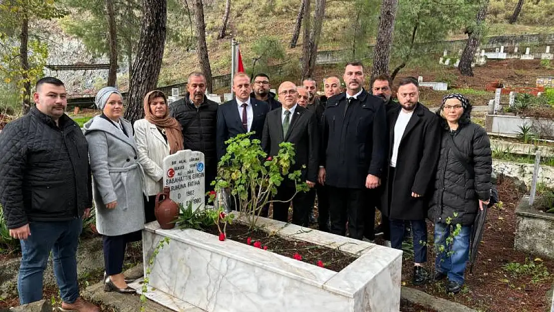 MHP Muğla İl Başkanı Burak Demirel, Ülkücü Şehitlerin mezarlıklarını ziyaret etti