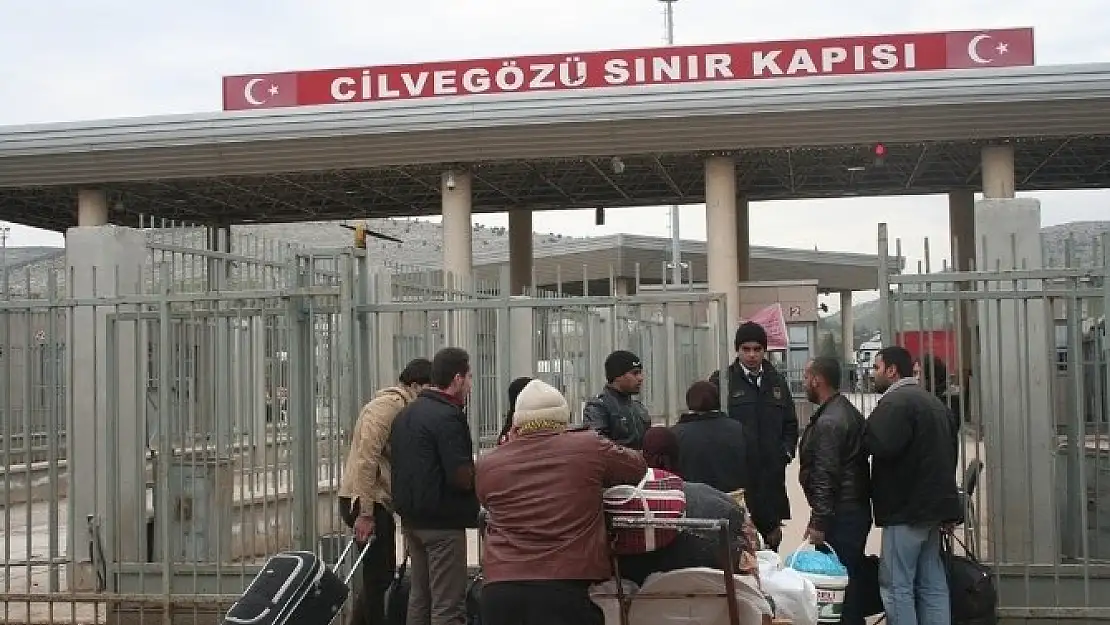 Sınır kapılarında yoğunluk: Geçişler devam ediyor!