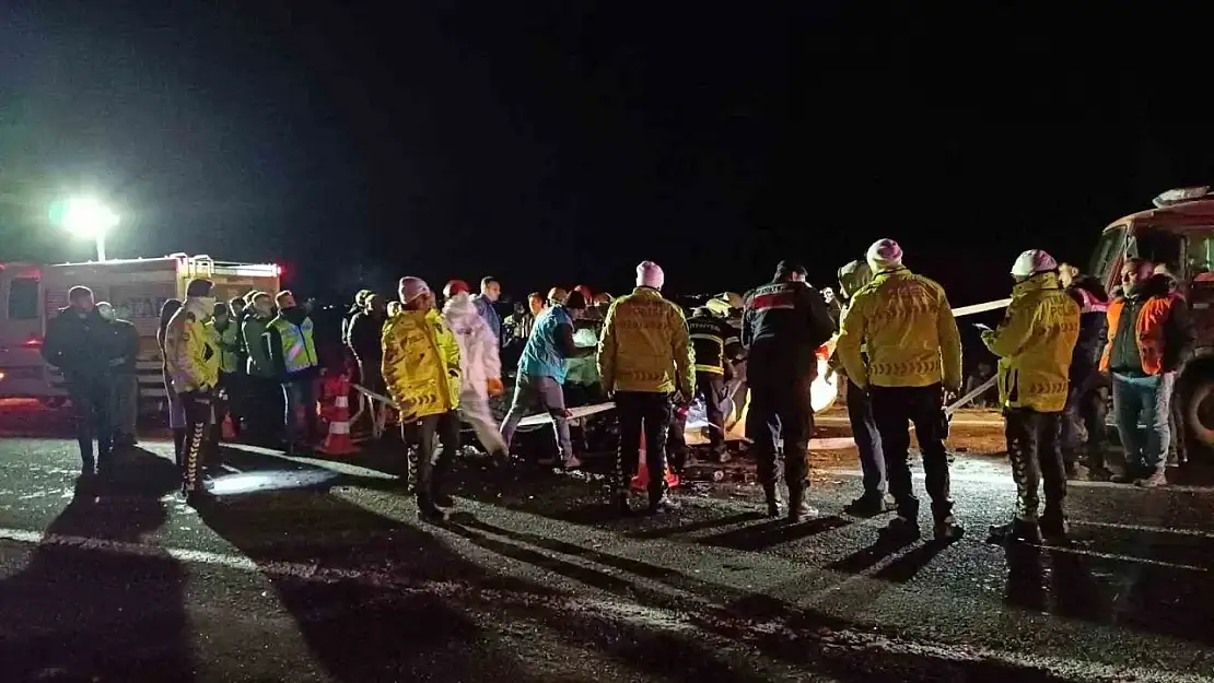 Ankara-Eskişehir yoluna otomobil ters girdi: 1 ölü, 3 yaralı