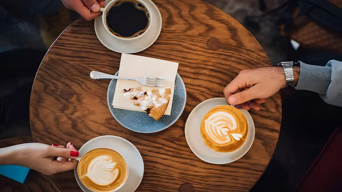 Cafelerde sipariş vermeden oturma devri bitti: Artık süre tutuluyor!