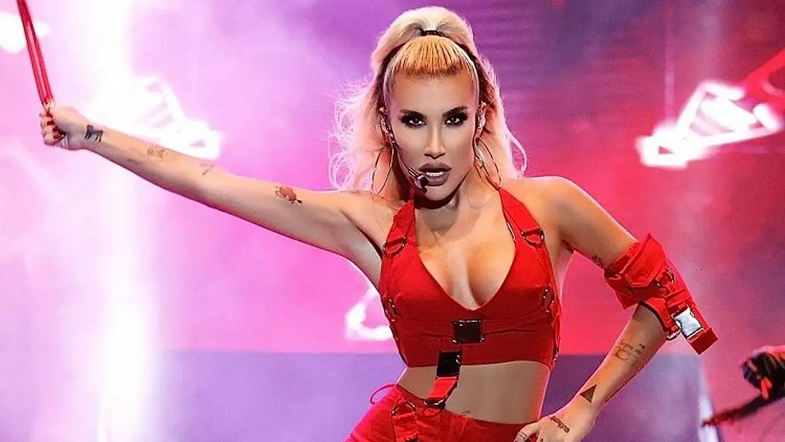 İrem Derici kaza geçirdi, konserini iptal etmek zorunda kaldı!