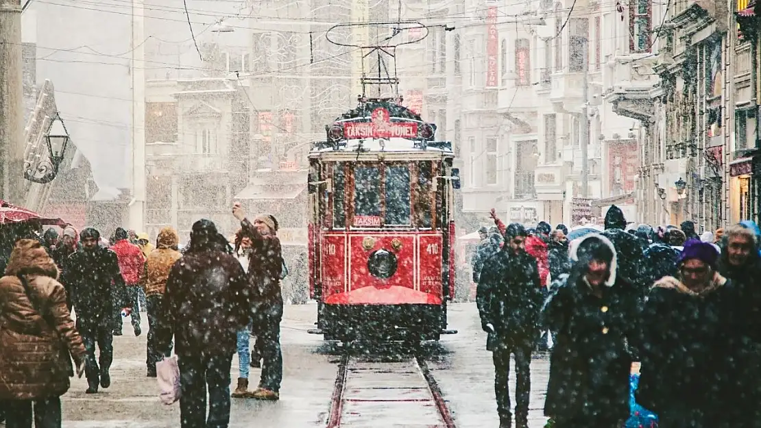 İstanbul'a 'O' tarihte yoğun kar yağışı geliyor! Okullarda tatil 1 hafta daha uzayacak