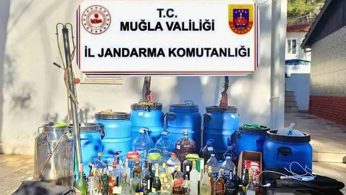 Marmaris'te sahte içki operasyonu 400 litre kaçak rakı ele geçirildi