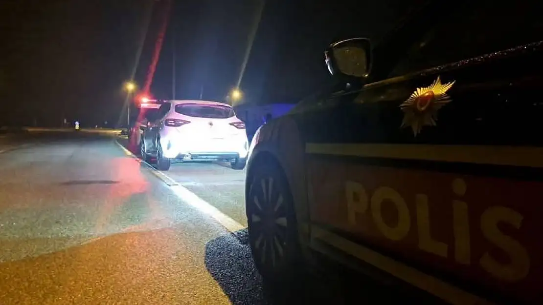 Menteşe'de polisten kaçan şahısların aracında uyuşturucu bulundu