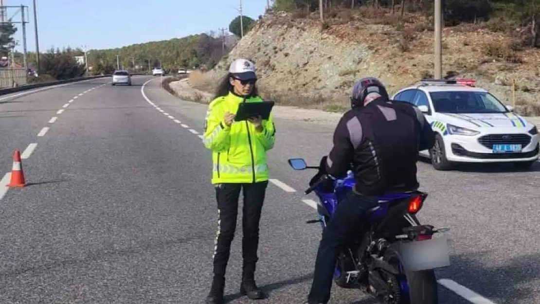 Muğla'da sıkı denetimler 71 sürücüye cezai işlem, 14 motosiklet trafikten men