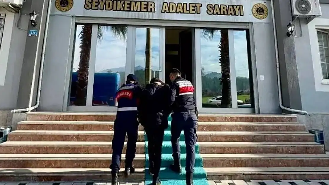 Seydikemer'de 17 yıl hapis cezasıyla aranan firari, jandarmaya yakalandı