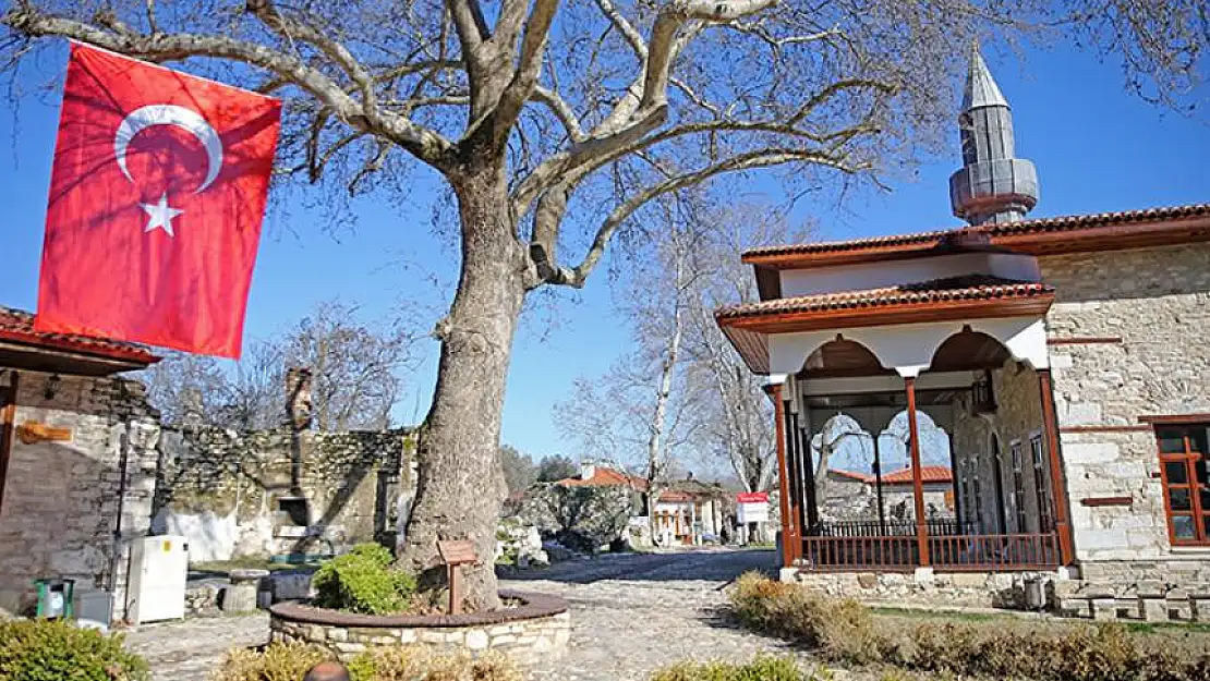 Stratonikeia Antik Kenti'nde restorasyon: Köy meydanı eski ihtişamına kavuşuyor