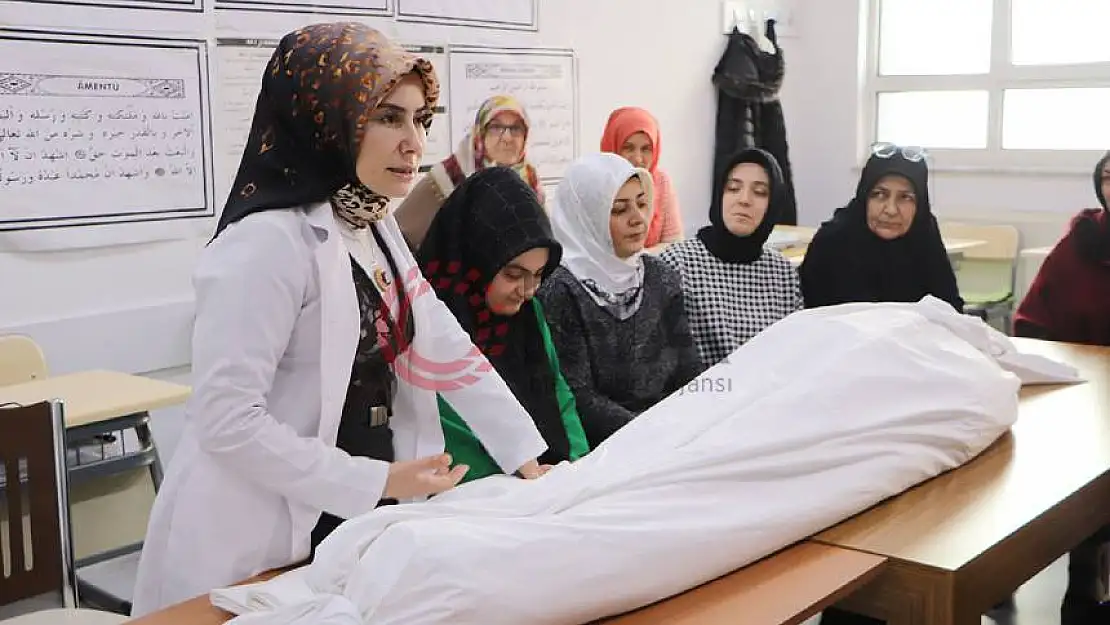 Yatağan'daki Kadın Cenaze Hizmetleri Kursu'na büyük ilgi