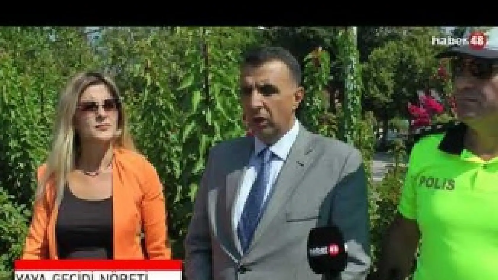 ORTACA KAYMAKAMI OKTAY ERDOĞAN YAYA GEÇİDİ NÖBETİNDE
