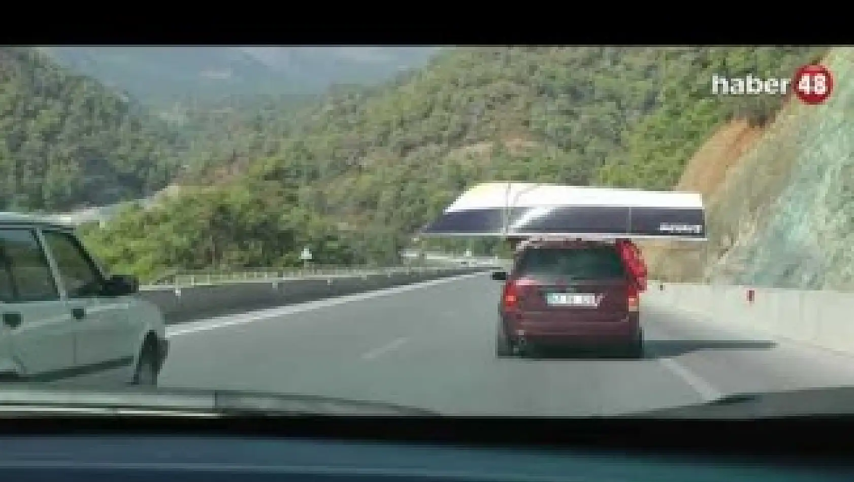 FETHİYE - MUĞLA KARA YOLUNDA İLGİNÇ GÖRÜNTÜ