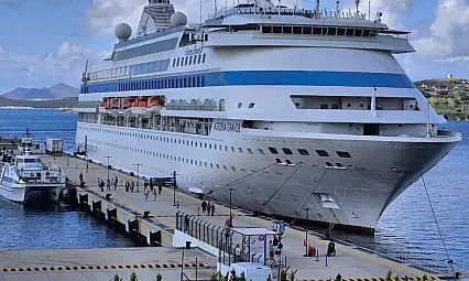 Bodrum'a sezonun ilk yolcu gemisi geldi