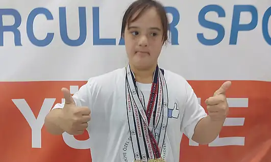 Muğlalı özel sporcu Elif Oral madalya yağmuruna tutuldu