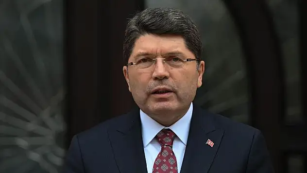 Adalet Bakanı Tunç: 'Peygamber Efendimizin karikatürünün çizilmesiyle ilgili soruşturma başlatılmıştır'