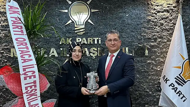 AK Parti Ortaca İlçe Başkanı Emel Atabey görevinden istifa etti
