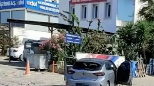 Bodrum'da motosiklet arabaya arkadan çarptı!