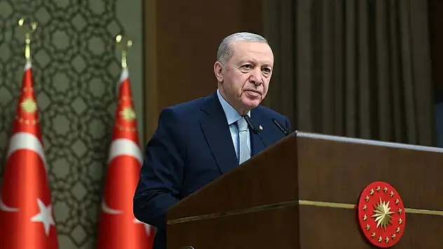 Cumhurbaşkanı Erdoğan: Mikrofonu kapan millete hakaret ediyor