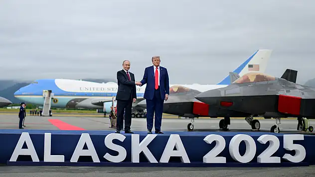 Dünyanın gözü bu zirvede: Putin ile Trump Alaska'da buluştu