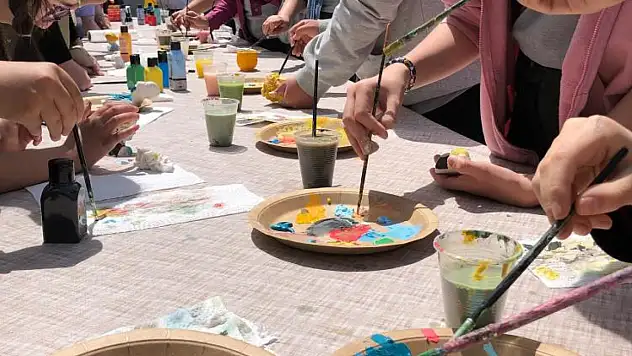 Gönüllü gençlerden Kavaklıdere'de miniklere anlamlı etkinlik