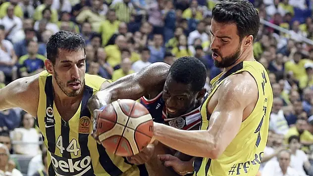 FENERBAHÇE BEKO'YA CEZA YAĞDI