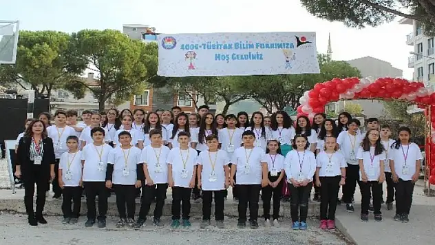 MUĞLALI ÖĞRENCİLER PROJELERİNİ TÜBİTAK FUARINDA SERGİLEDİ