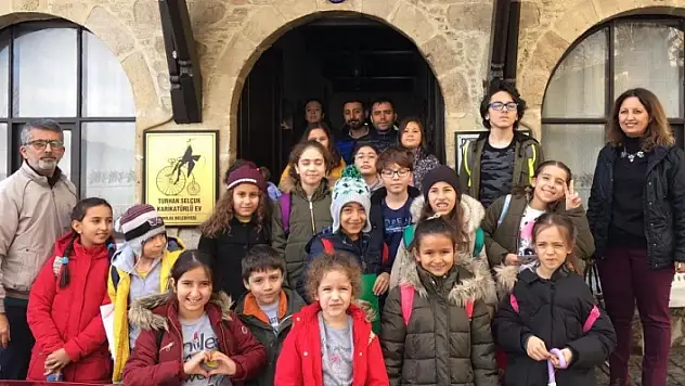 Bilim ve Sanat Merkezi Öğrencileri Karikatür Çizdi