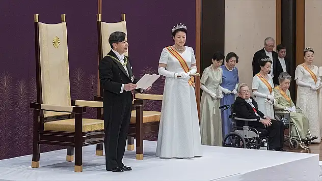 JAPONYA'DA YENİ İMPARATOR TAHTA ÇIKTI