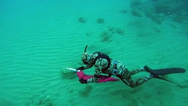 Bodrum'da Deniz Dibi Temizliğine Sahil Güvenlik Ekibi Katıldı
