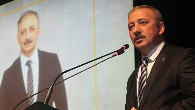 Kadem Mete'den CHPli Zeybekoğlu'na: 'Siyasi Tiyatro Oynamayı Bırakın'