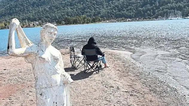 Kızkumu Plajı'nın Heykeli Sahipsiz Kaldı!