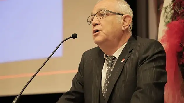 ADEM ZEYBEKOĞLU, 'AKP VİRÜSLE MÜCADELE ETSEYDİ AŞIYI BİLE BULURDU'